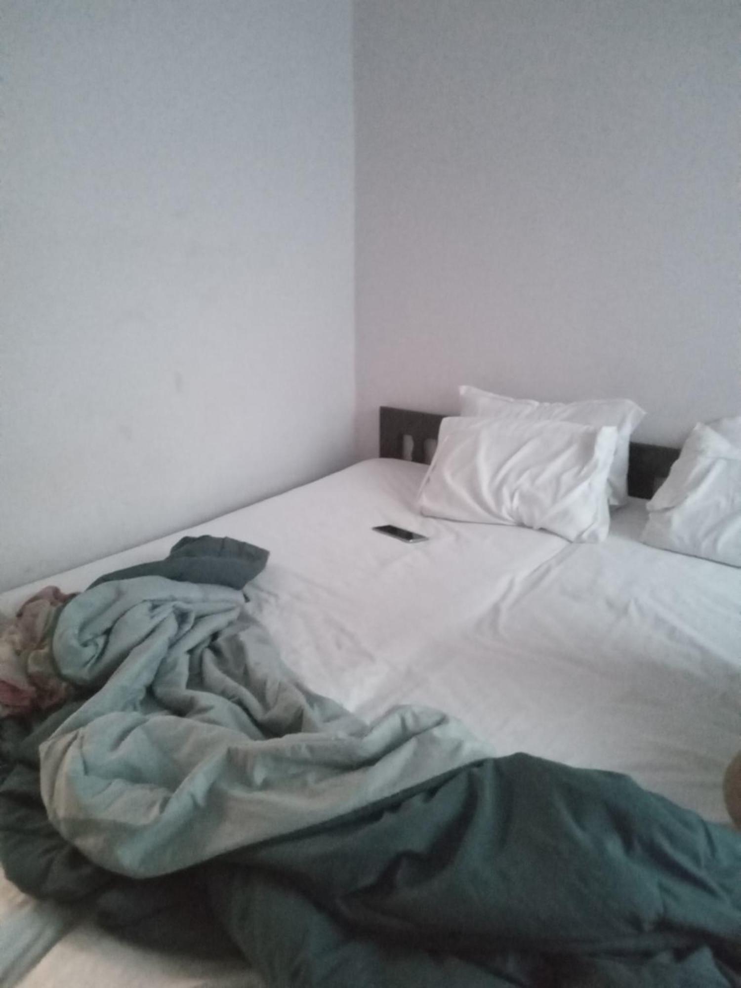 Bed and Breakfast Kapil Traders Neu-Delhi Exterior foto
